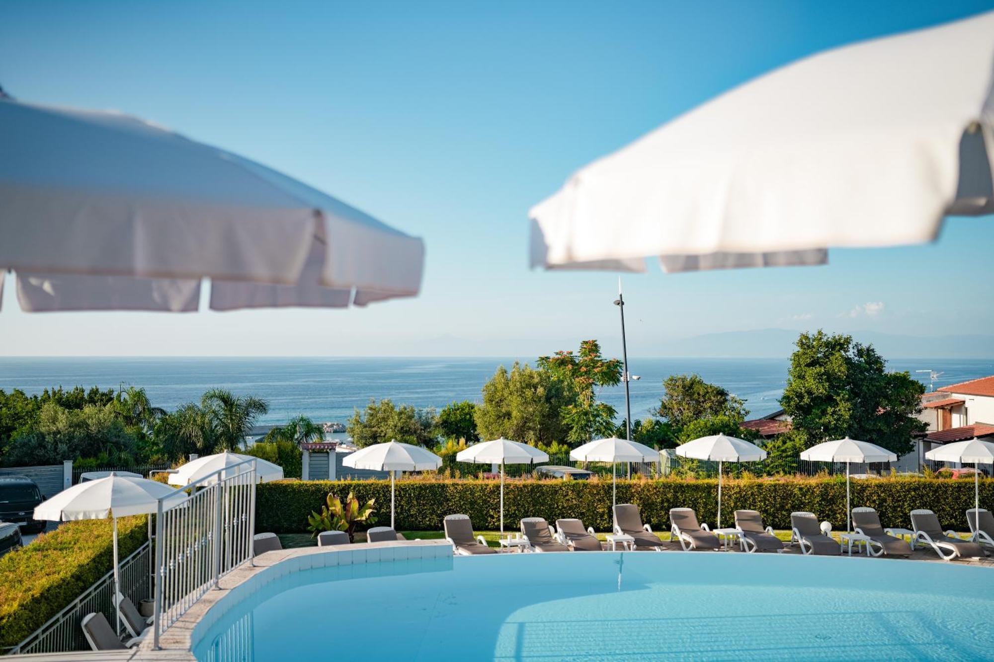 Sentido Michelizia Tropea Resort Exterior foto